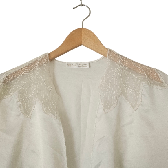 NWT Olga Designer Collection Vintage Ivory Romantic Lace Kimono Short Robe Sz M - Picture 3 of 10